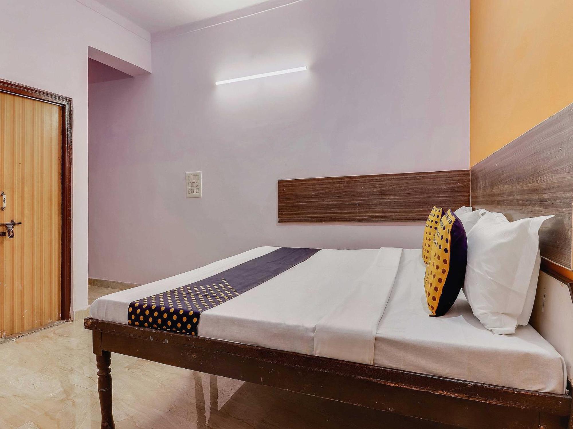 SPOT ON 76374 Hotel Bhaskar Ghaziabad Bagian luar foto
