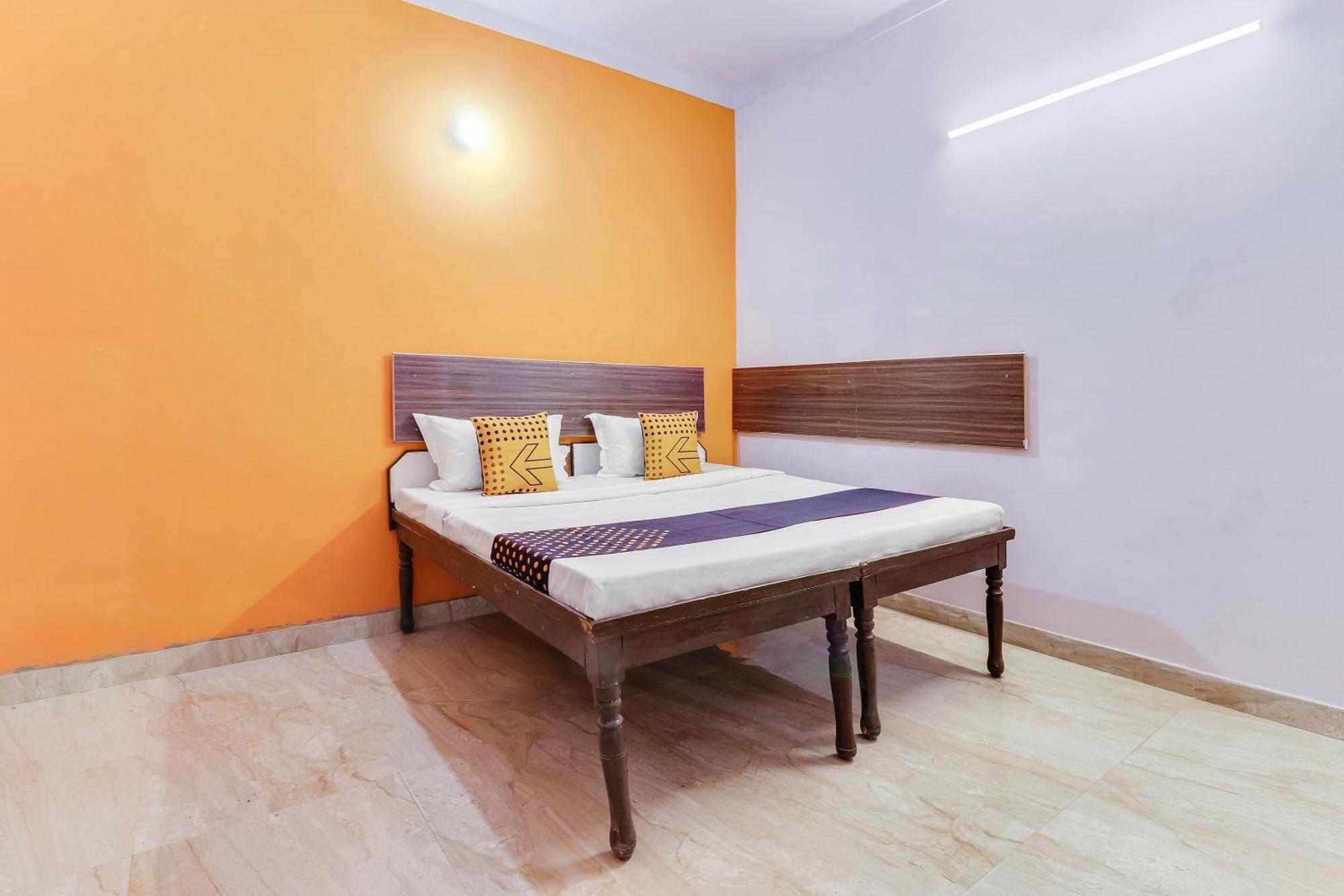 SPOT ON 76374 Hotel Bhaskar Ghaziabad Bagian luar foto