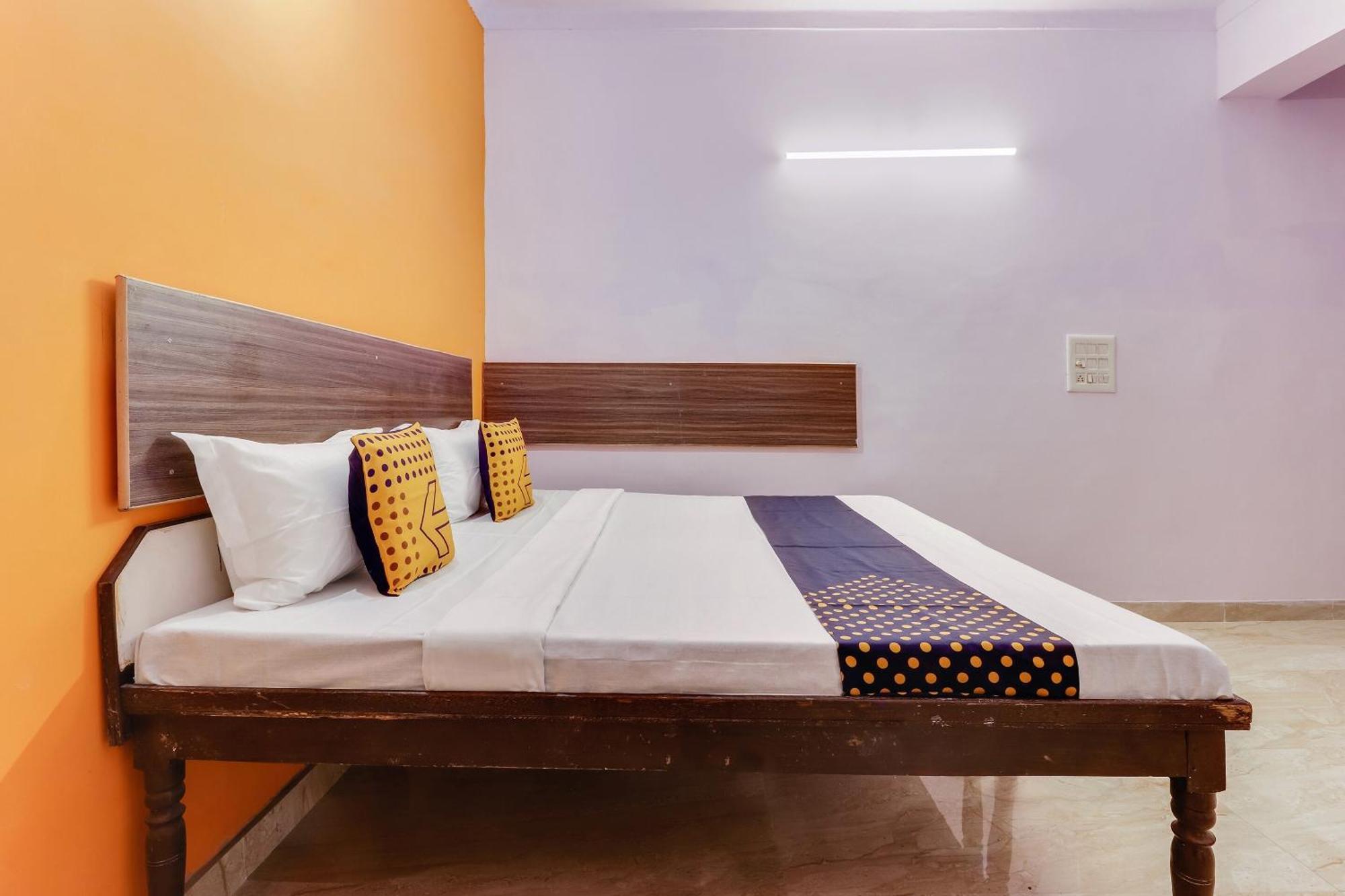 SPOT ON 76374 Hotel Bhaskar Ghaziabad Bagian luar foto